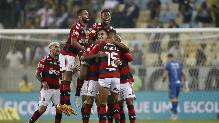 Flamengo necesitó solo el primer tiempo para aplastar a Vasco da Gama