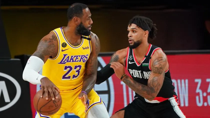 LeBron con Trent hijo (Twitter)