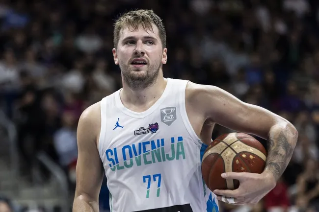 Luka Doncic, el dueño de la pelota en Eslovenia (Getty)