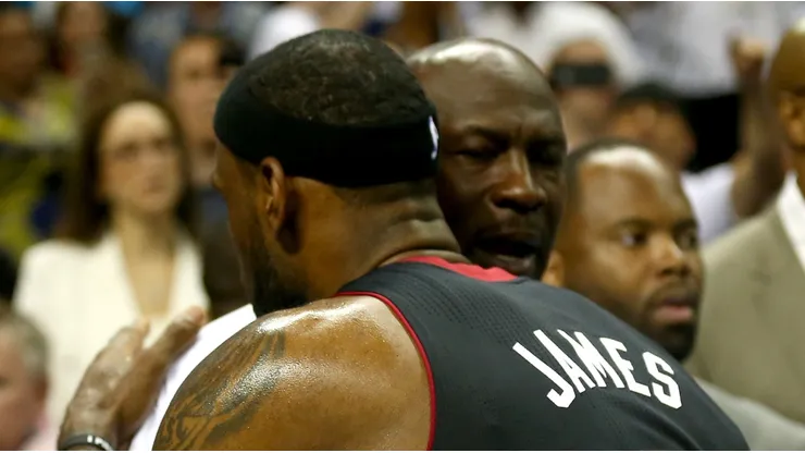 LeBron James y Michael Jordan en la NBA.