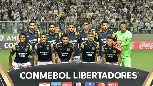 BELO HORIZONTE, BRAZIL - MAY 06: Players of Alianza Lima pose for a team photo before a Group G match between Atletico Mineiro and Alianza Lima as part of Copa CONMEBOL Libertadores 2023 at Arena Independencia Stadium on May 03, 2023 in Belo Horizonte, Brazil. (Photo by Pedro Vilela/Getty Images)
