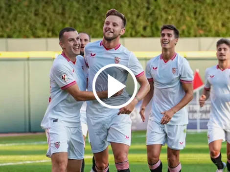 Volea soñada y sin ángulo: el golazo de Rakitic ante Crystal Palace