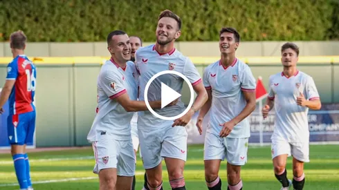 Volea soñada y sin ángulo: el golazo de Rakitic ante Crystal Palace