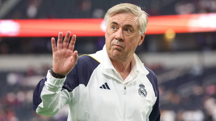 El entrenador del Real Madrid deslizó el cambio táctico y que podrían mantenerlo en la temporada.