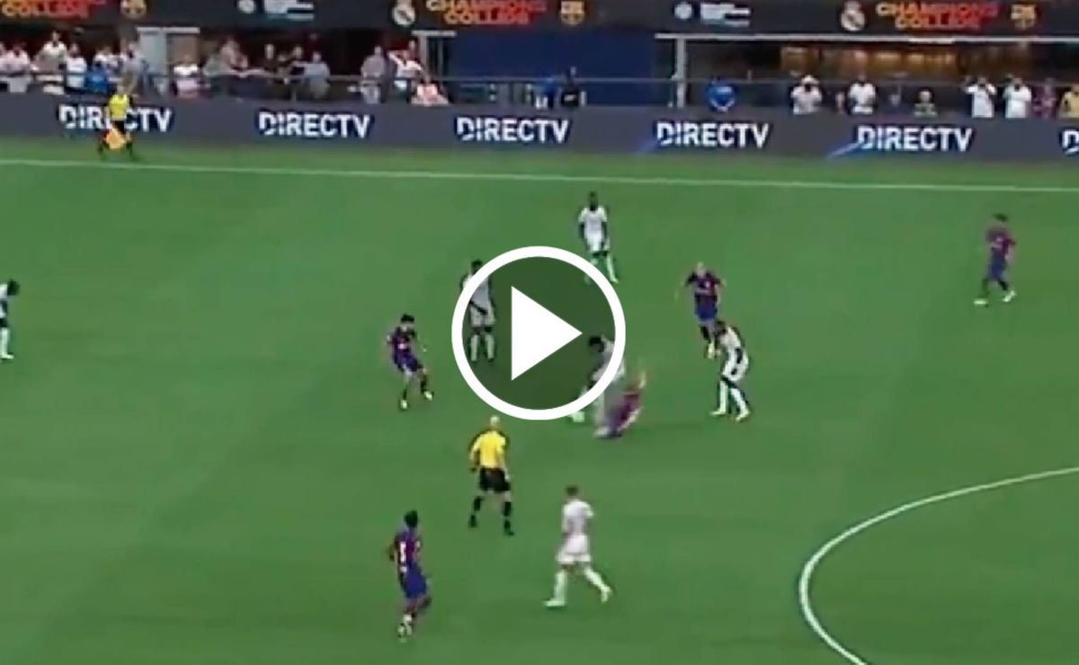 La entrada de Frenkie de Jong que desató el enojo del Real Madrid