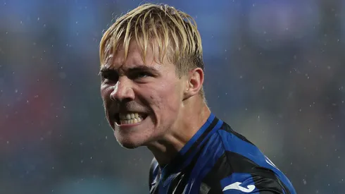 El jugador de 20 años es el delantero más caro que ha contratado el Manchester United