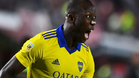 El lateral derecho peruano tendrá como compañero a reconocido jugador a nivel internacional.