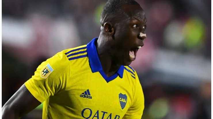 El lateral derecho peruano tendrá como compañero a reconocido jugador a nivel internacional.