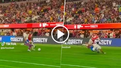 Ronald Araújo barrió a Gabriel Jesús en el amistoso que el Barcelona y el Arsenal jugaron en los Estados Unidos.