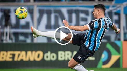 VIDEO | ¡De mitad de cancha! Suárez estuvo a centímetros del gol del año