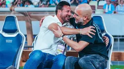 El tierno abrazo interminable de Claudio Pizarro y Pep Guardiola