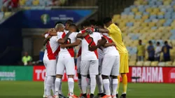 RIO DE JANEIRO, BRAZIL - JUNE 18: Players of Peru huddle prior to the Copa America Brazil 2019 group A match between Bolivia and Peru at Maracana Stadium on June 18, 2019 in Rio de Janeiro, Brazil. (Photo by Bruna Prado/Getty Images)