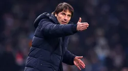 El entrenador tuvo problemas en el vestuario.