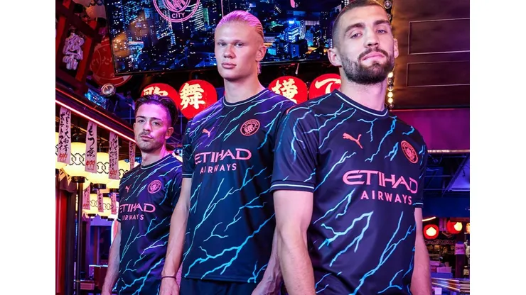 Manchester City presentó su nueva camiseta alternativa para la Temporada 2023/24