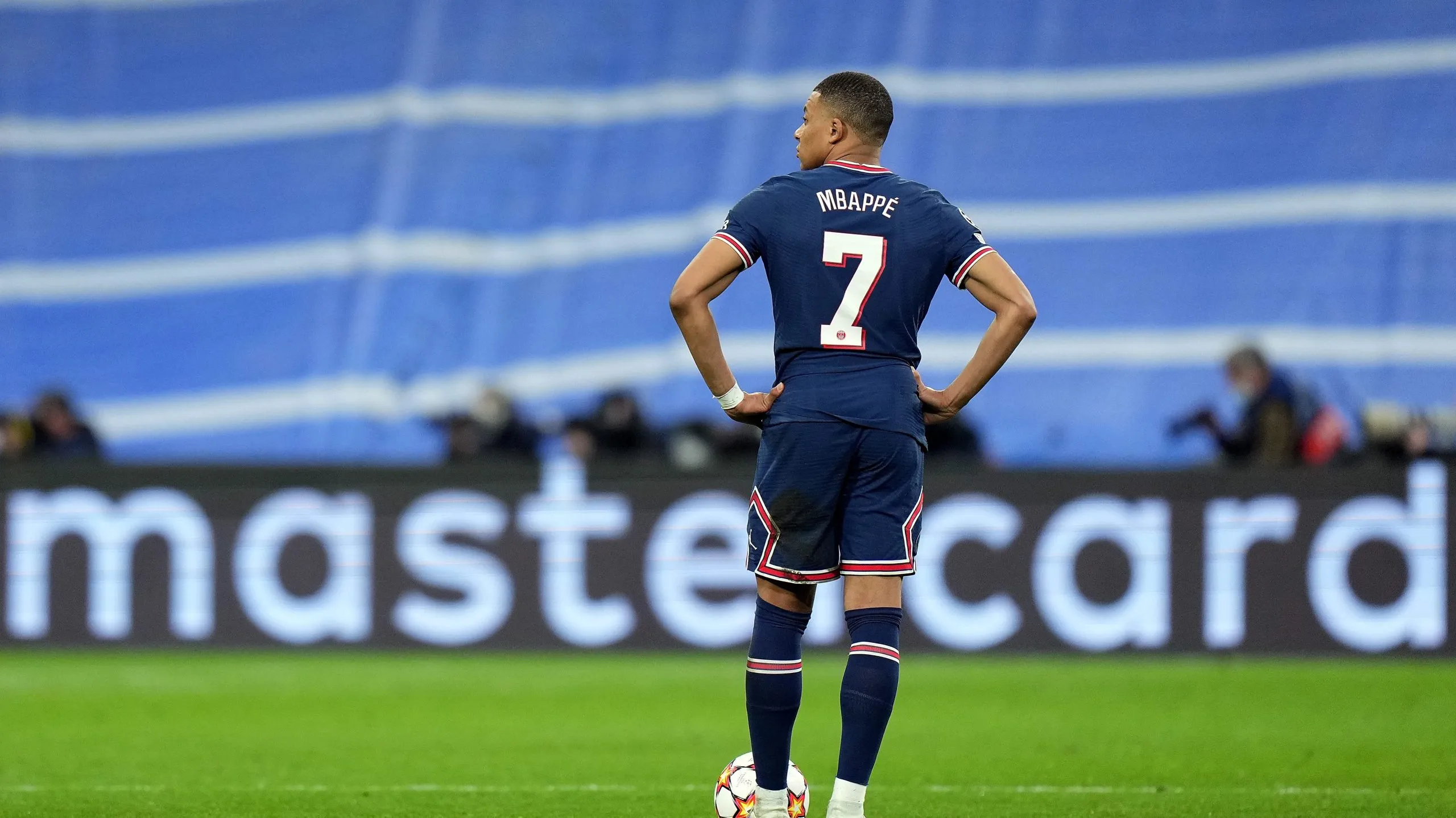 La chance de que Kylian Mbappe juegue de local en el Santiago Bernabéu sigue de pie. Getty Images.