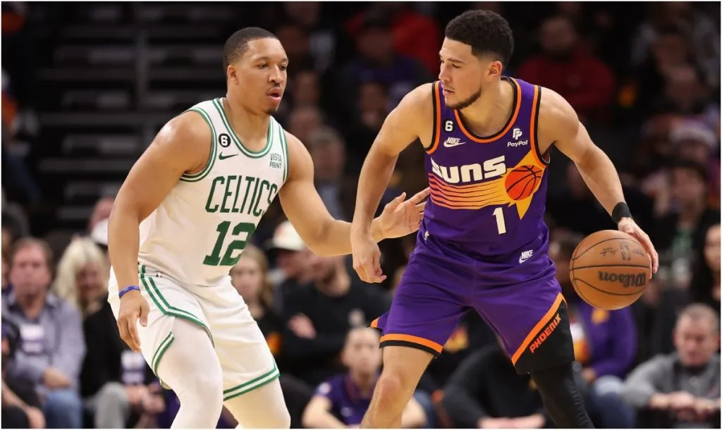 Grant Williams y Devin Booker (Foto: Christian Petersen / Getty Images)