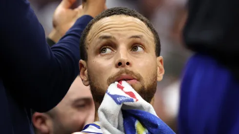 Stephen Curry con Golden State Warriors en la NBA 2023.