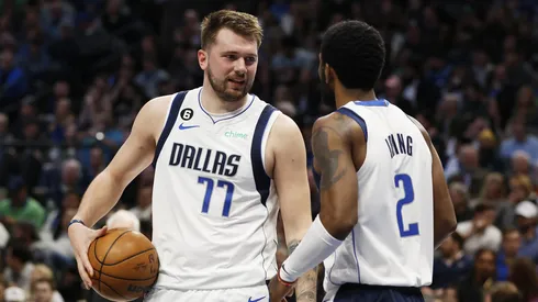 Luka Doncic y Kyrie Irving son las estrellas de Dallas Mavericks.