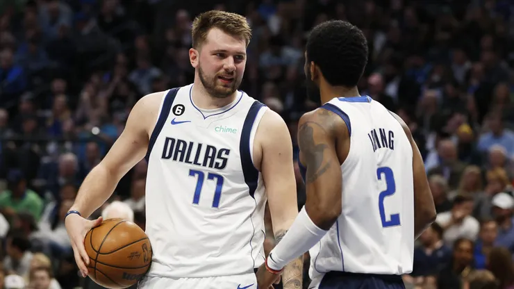 Luka Doncic y Kyrie Irving son las estrellas de Dallas Mavericks.
