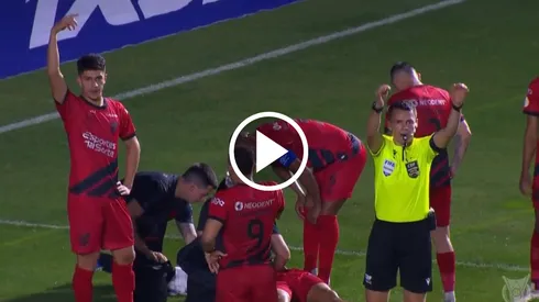 Brasileirão: se fue en camilla al marcar el gol que abrió el triunfo de Paranaense