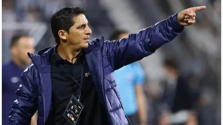 Chicho Salas responde a la prensa: "Desde la pretemporada me quieren sacar del club"