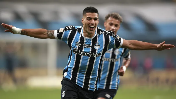 Luis Suárez agradeció la visita del Sub 14 y Sub 16 de Gremio a su complejo deportivo en Uruguay. Getty Images)