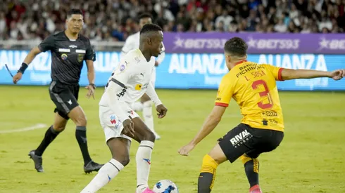 Liga y Barcelona buscaron al mismo delantero.