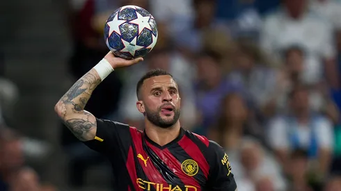 El contrato a largo plazo por el lateral inglés molestó a los referentes de su misma edad, quienes han recibido un trato diferente del club.