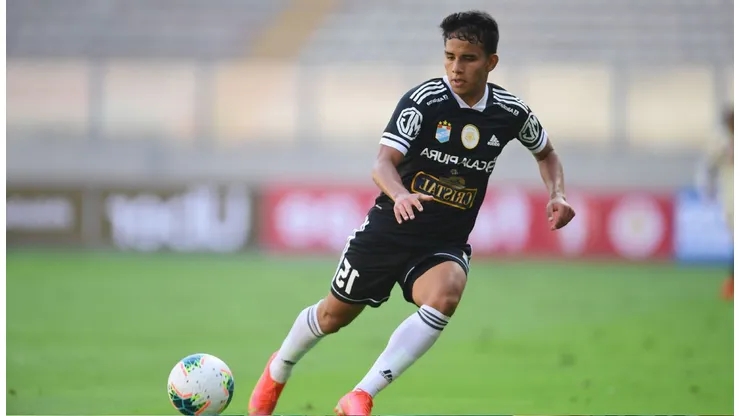 Jhilmar Lora sorprende a hinchas de Cristal son publicación