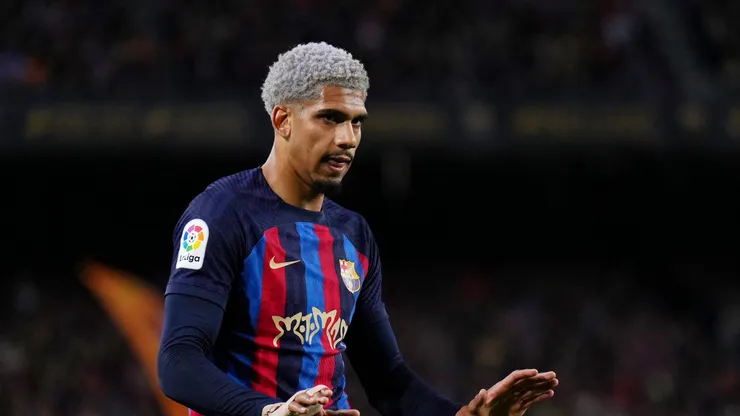 Araújo sobre ser capitán de Barcelona: "Me considero un líder con la cinta o no"