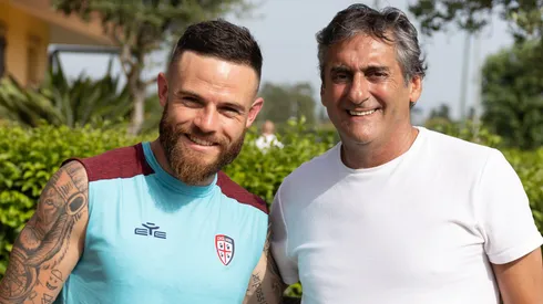 Enzo Francescoli, manager de River Plate, se reunió con Nahitan Nández, exjugador de Boca, en Cagliari. Foto: Twitter Cagliari.