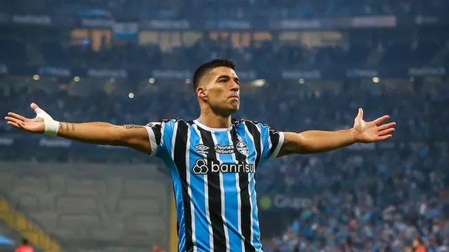 Luis Suárez seguirá en Gremio. Foto: Lucas Uebel