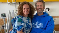 Edwin van der Sar sale de cuidados intensivos