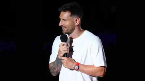 Lionel Messi ostentó el reloj Patek Philippe Aquanaut Los "Rainbow" Chronograph 7968/300R elaborado en oro rosa de 18K, valuado en 212.750,00 dólares. Getty Images