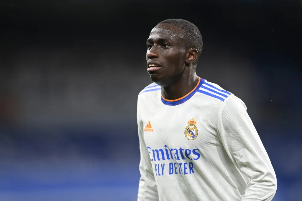 Ferland Mendy habría perdido la confianza de Ancelotti (Photo by Michael Regan/Getty Images)