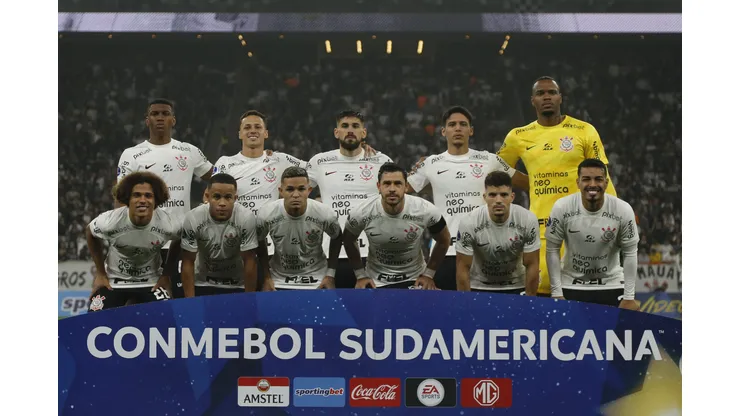 SAO PAULO, BRAZIL - JULY 11: Corinthians team players pose for a photo before the first leg of the round of 32 playoff match between Corinthians and Universitario at Neo Quimica Arena on July 11, 2023 in Sao Paulo, Brazil. (Photo by Miguel Schincariol/Getty Images)