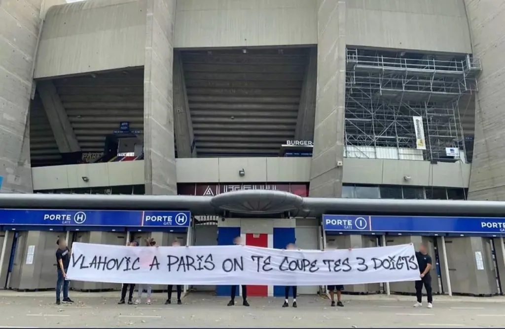 Pancarta Ultras PSG: TW