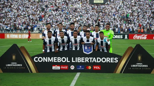 LIMA, PERU – APRIL 04: Players of Alianza Lima pose for a teamphoto during a Copa CONMEBOL Libertadores group G match between Alianza Lima and Athletico Paranaense at Estadio Alejandro Villanueva on April 4, 2023 in Lima, Peru. (Photo by Daniel Apuy/Getty Images)