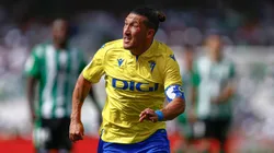 Pacha Espino cambia de club en España.