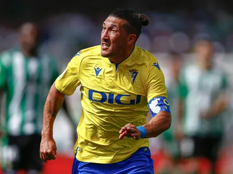 El defensor uruguayo que cambia de equipo en Europa para ser llamado por Bielsa