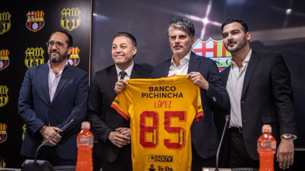 Diego López fue presentado como nuevo DT de los amarillos y tiene contrato hasta el 2025. Foto: Barcelona SC.