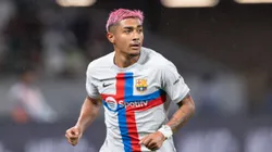 Julián Araujo se va de Barcelona tras solo jugar un partido.