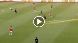 El gol en propio arco de Jorginho rápidamente se viralizó en redes sociales.