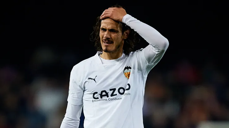 Cavani, con un pie afuera de Valencia.