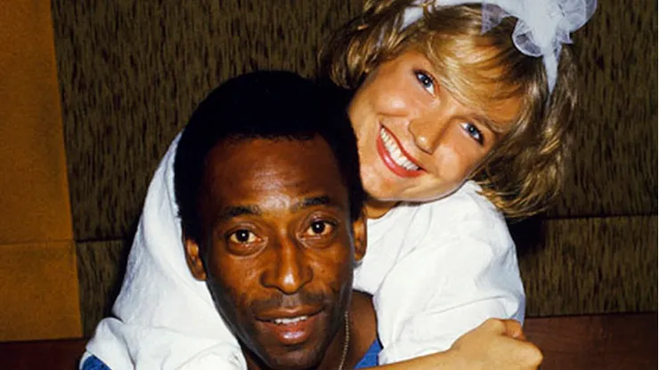 Xuxa se refirió en su documental a cómo sufrió las infidelidades de Pelé. Foto publicada por Infobae.