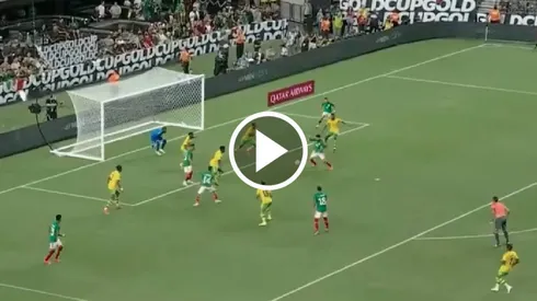 Henry Martín abrió el marcador para la 'Tricolor' a los dos minutos de juego.