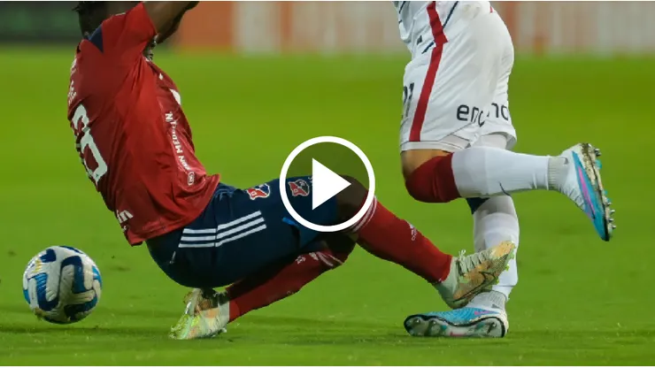 VIDEO | Cetré vio la roja ante San Lorenzo por una brutal patada