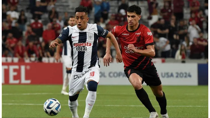 El nuevo entrenamiento de Cueva en Alianza.
