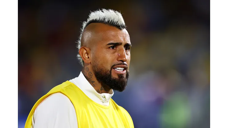 El futbolista chileno ahora seguirá su carrera en el Athletico Paranaense, lo que molestó a los hinchas del Colo Colo de Chile.