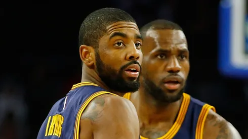 Kyrie Irving y LeBron James.